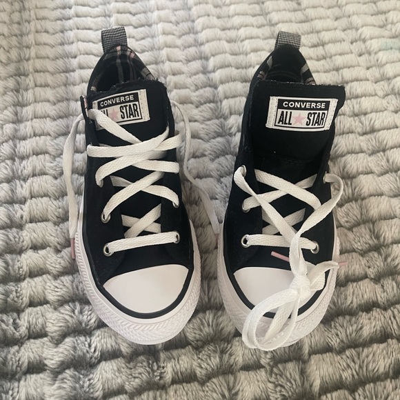 Converse - Picture 1 of 3